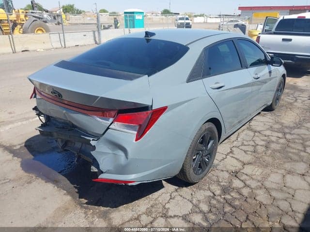2022 HYUNDAI ELANTRA SEL 4