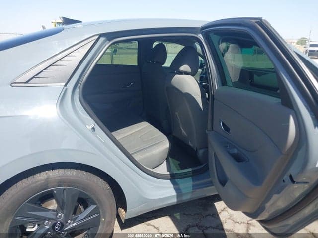 2022 HYUNDAI ELANTRA SEL 8
