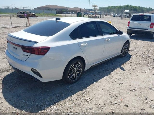 2024 KIA FORTE GT-LINE 4