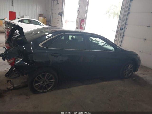 2017 TOYOTA CAMRY SE 13