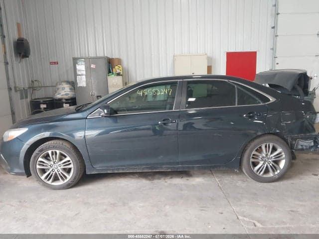 2017 TOYOTA CAMRY SE 14