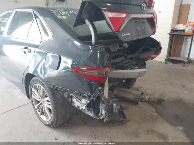 2017 TOYOTA CAMRY SE 6