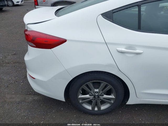 2017 HYUNDAI ELANTRA SE 18
