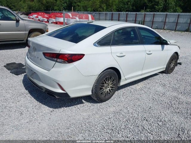 2018 HYUNDAI SONATA SE 4