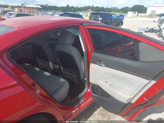 2018 HYUNDAI ELANTRA SEL 8
