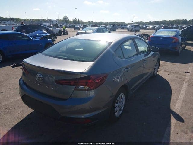 2019 HYUNDAI ELANTRA SE 4