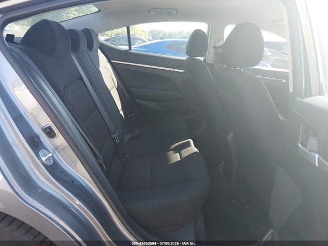 2019 HYUNDAI ELANTRA SE 8