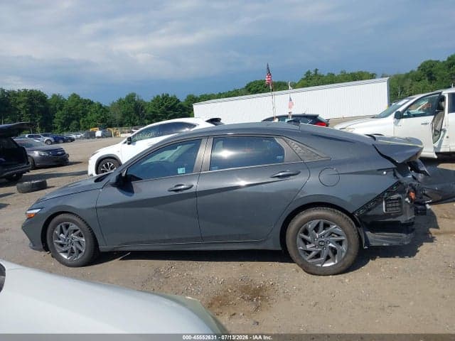 2024 HYUNDAI ELANTRA SEL 15