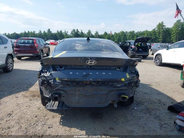 2024 HYUNDAI ELANTRA SEL 17