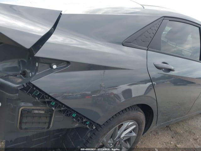 2024 HYUNDAI ELANTRA SEL 19