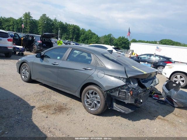 2024 HYUNDAI ELANTRA SEL 3