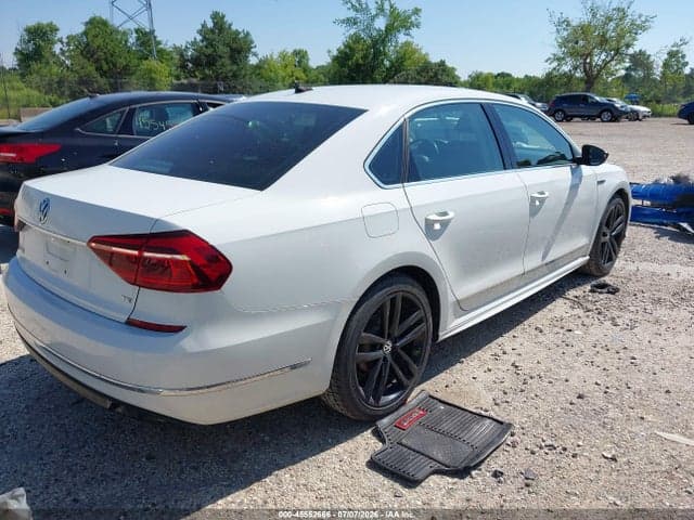 2017 VOLKSWAGEN PASSAT 1.8T R-LINE 4