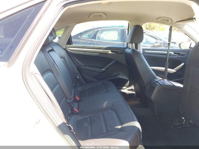 2017 VOLKSWAGEN PASSAT 1.8T R-LINE 8