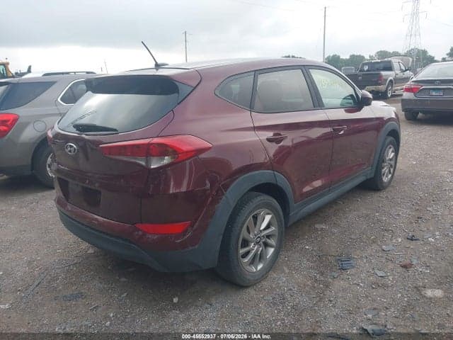 2017 HYUNDAI TUCSON SE 4