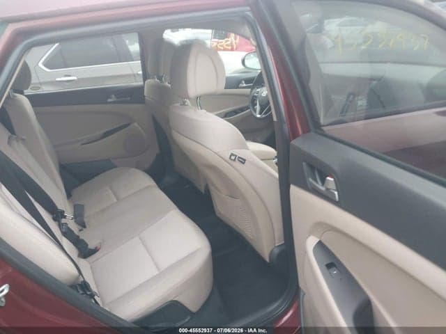 2017 HYUNDAI TUCSON SE 8