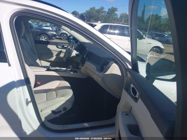 2025 VOLVO XC60 B5 PLUS 5
