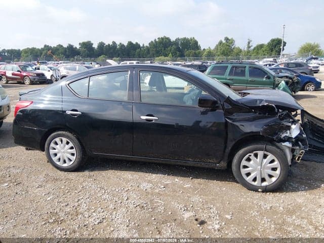 2019 NISSAN VERSA 1.6 SV 14