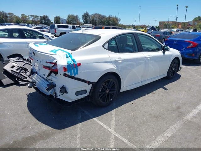 2026 TOYOTA CAMRY SE 4