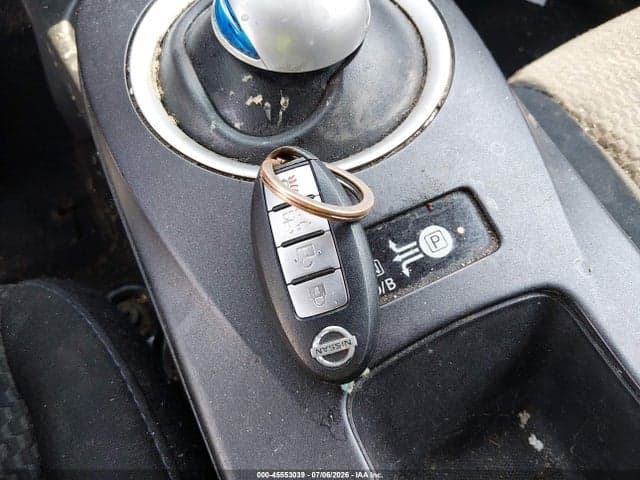 2016 NISSAN LEAF S 11