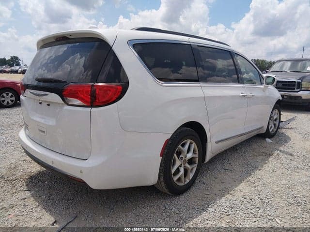 2017 CHRYSLER PACIFICA TOURING-L 4