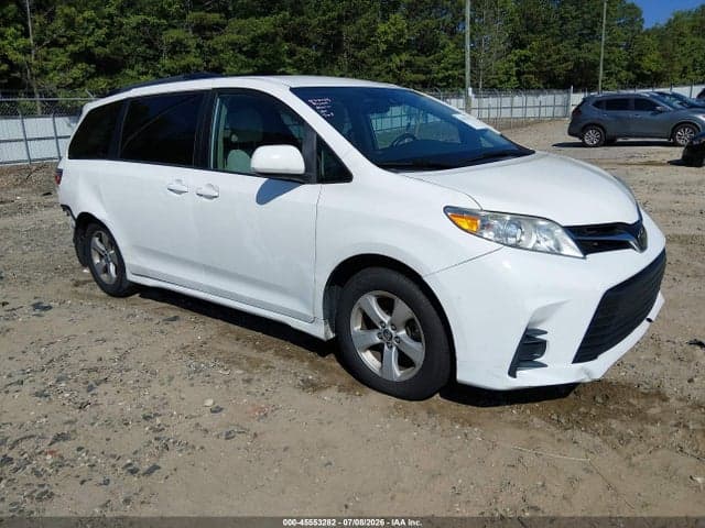 2020 TOYOTA SIENNA LE 1