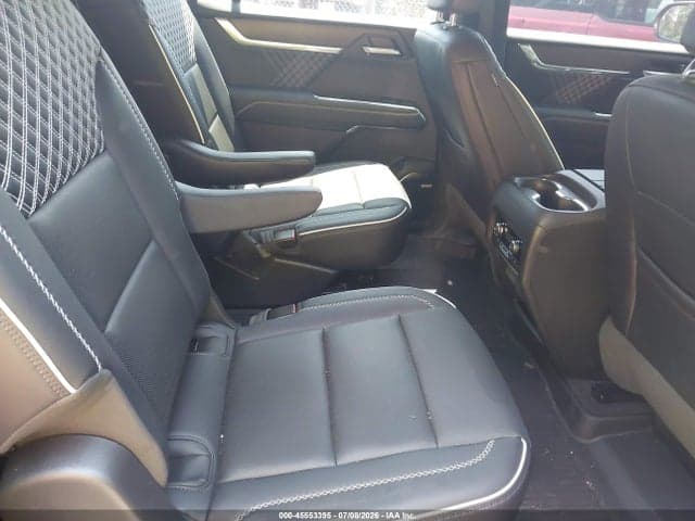 2024 GMC ACADIA AWD DENALI 8