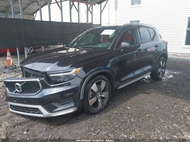 2019 VOLVO XC40 T5 MOMENTUM 2