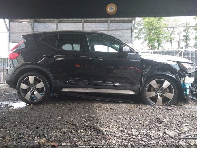 2019 VOLVO XC40 T5 MOMENTUM 14