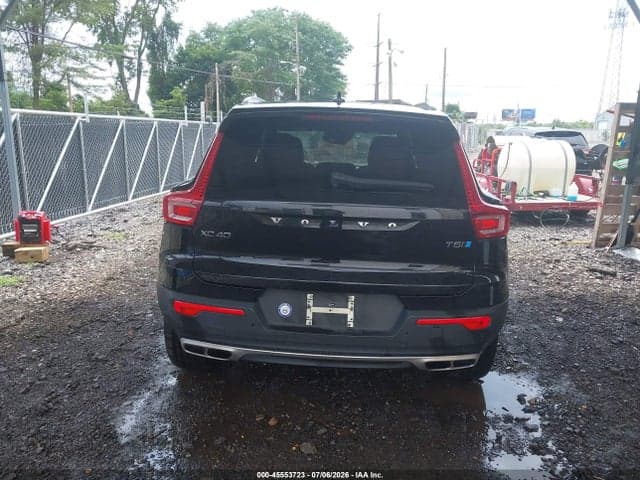 2019 VOLVO XC40 T5 MOMENTUM 17