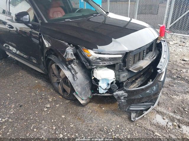 2019 VOLVO XC40 T5 MOMENTUM 6