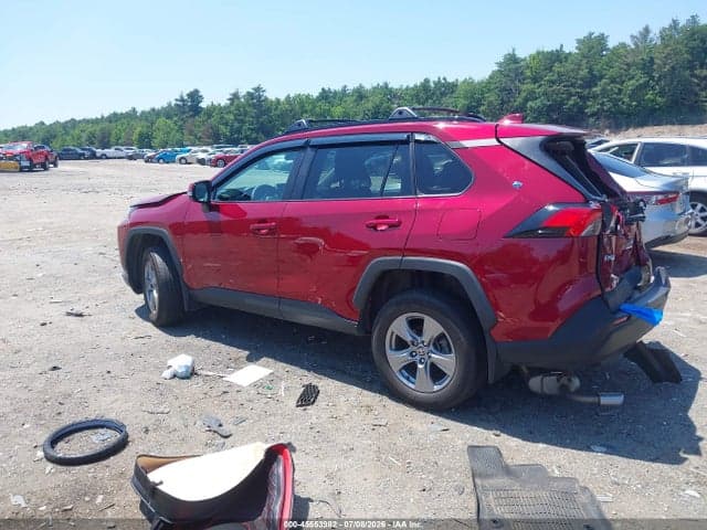 2024 TOYOTA RAV4 XLE 3