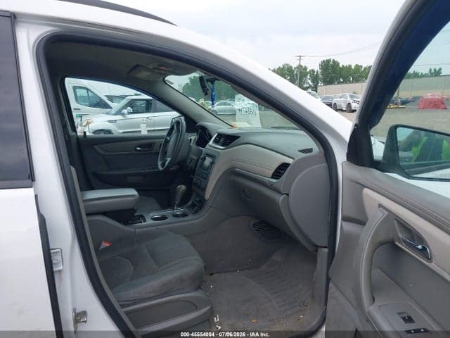 2017 CHEVROLET TRAVERSE LS 5