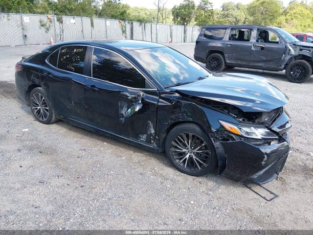 2018 TOYOTA CAMRY SE - 1