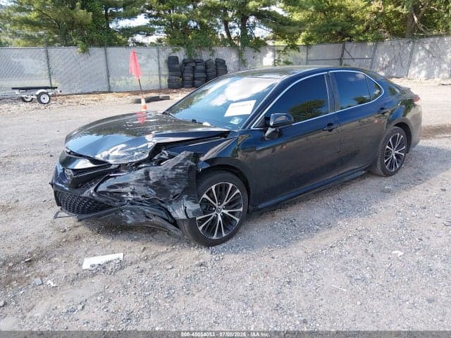 2018 TOYOTA CAMRY SE 2