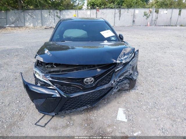 2018 TOYOTA CAMRY SE 12