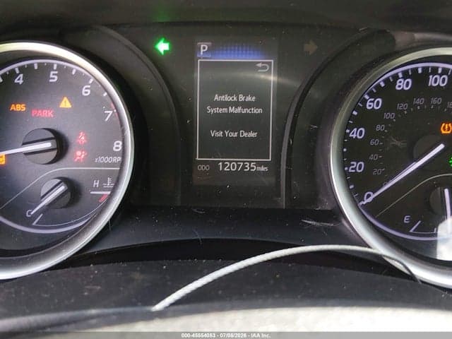 2018 TOYOTA CAMRY SE 15