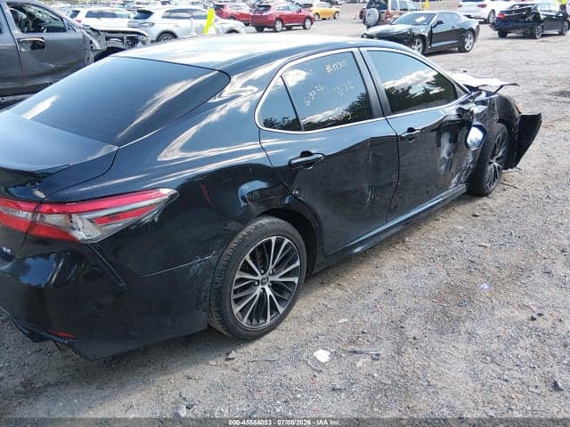 2018 TOYOTA CAMRY SE 19