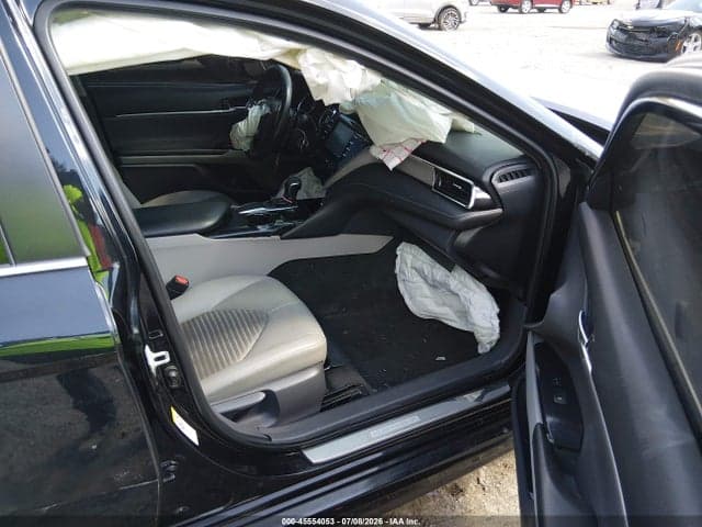 2018 TOYOTA CAMRY SE 5