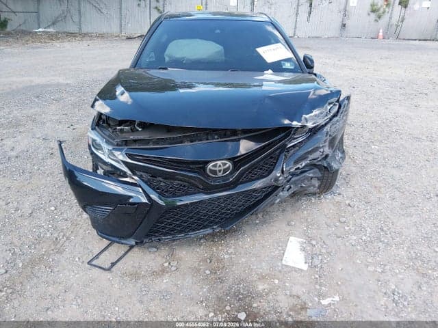 2018 TOYOTA CAMRY SE 6