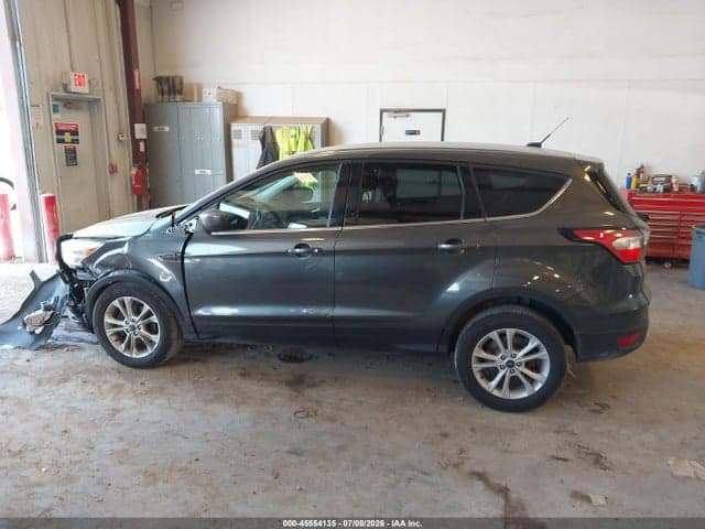 2017 FORD ESCAPE SE 14
