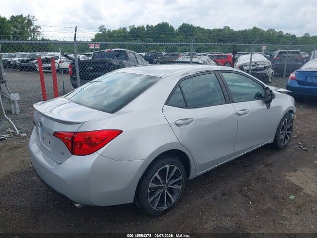 2017 TOYOTA COROLLA SE 4