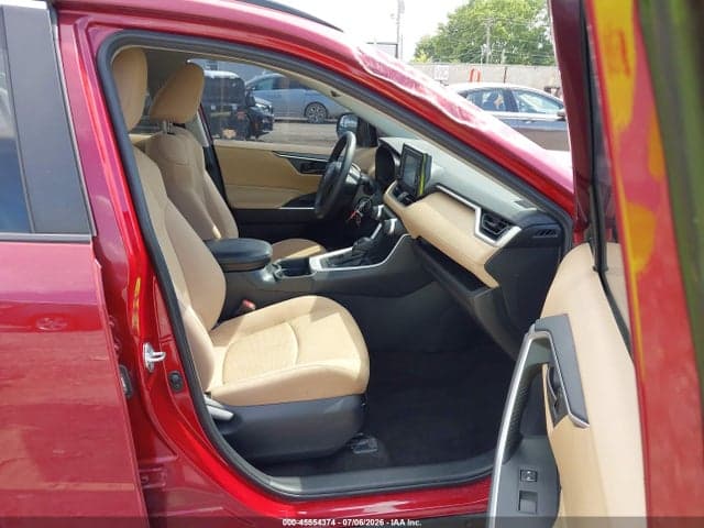 2019 TOYOTA RAV4 LE 5