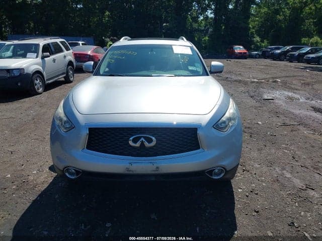 2017 INFINITI QX70 12