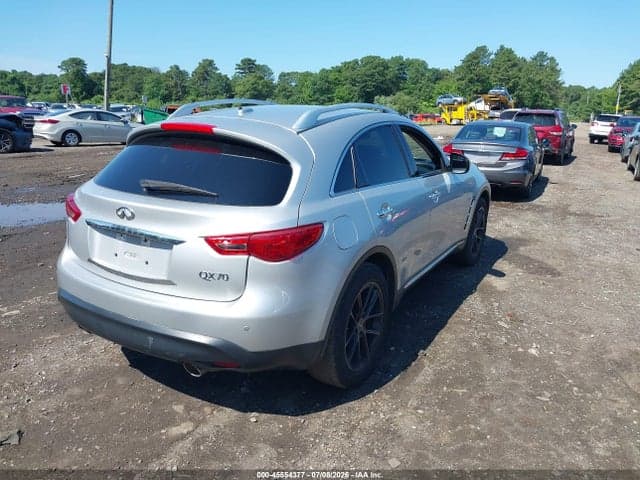 2017 INFINITI QX70 4