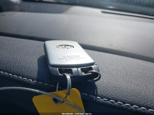 2019 TOYOTA SIENNA XLE 8 PASSENGER 11