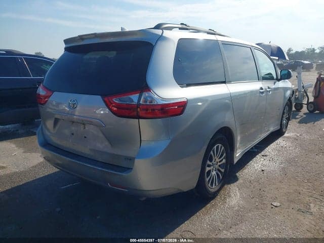 2019 TOYOTA SIENNA XLE 8 PASSENGER 4