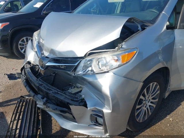 2019 TOYOTA SIENNA XLE 8 PASSENGER 6