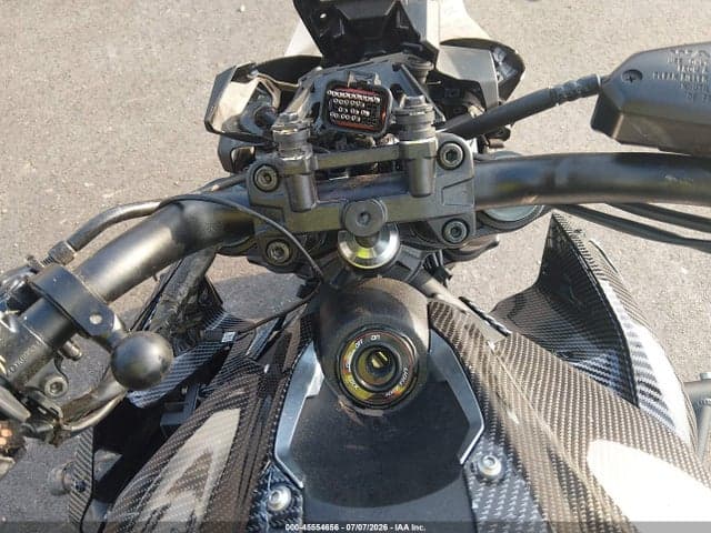 2025 KAWASAKI ZR900 S 7