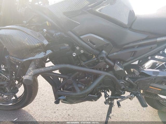 2025 KAWASAKI ZR900 S 9