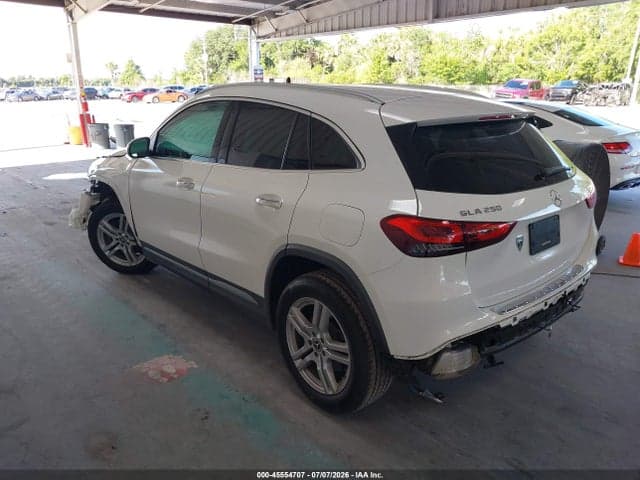 2021 MERCEDES-BENZ GLA 250 3